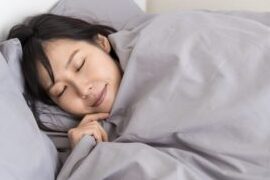 Arctic Sleep: Is Sleeping Naked Better for Your Health?