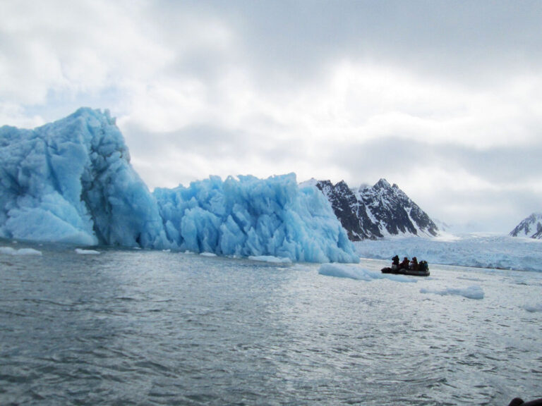 Discover the Best Time to Visit Spitsbergen: Weather, Wildlife & more!