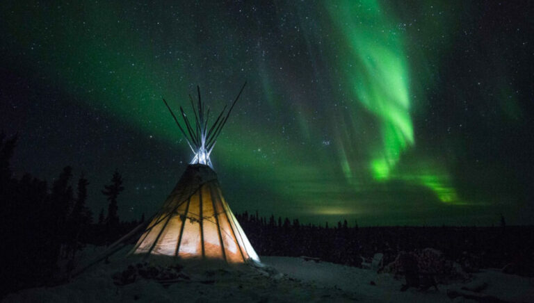 Discover the Enchanting Aurora Borealis in Greenland: Your Guide to Witnessing the Northern Lights