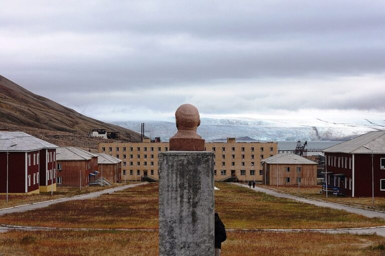 Discovering Spitsbergen: Does Svalbard Have a Hospital?
