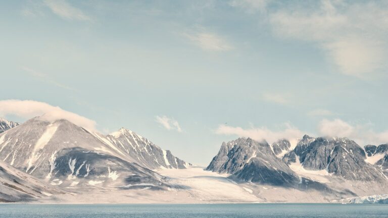 Exploring Spitsbergen: Can You Take a Dip in Svalbard’s Frigid Waters?
