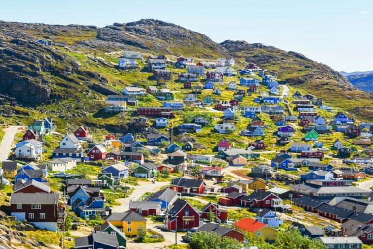 Greenland vs Iceland: Which Arctic Destination Should You Choose?