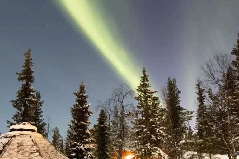 The Ultimate Guide: Predicting the Northern Lights in Lapland