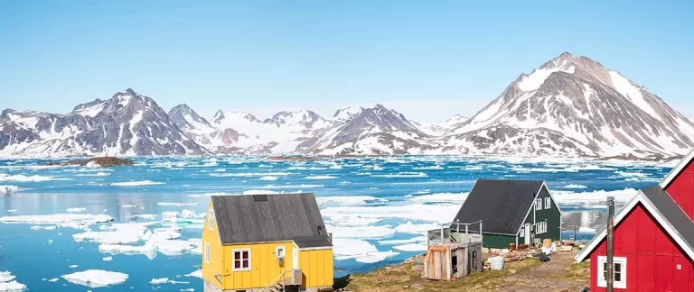 Ultimate Guide: Crossing the Arctic Waters – Greenland to Iceland by Boat